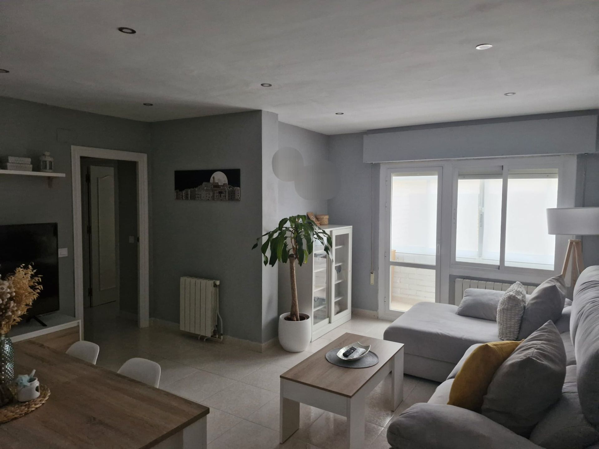 Sala d'estar de Pis en venda en Cuenca Capital amb Moblat