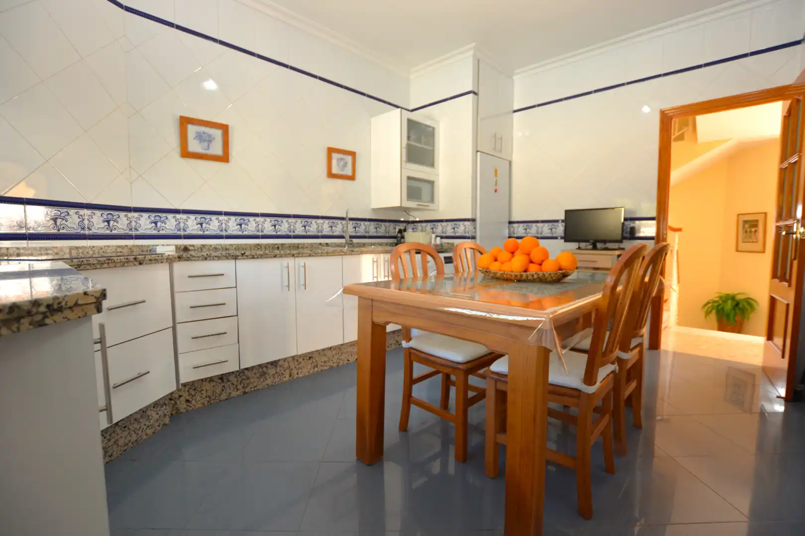 Cocina de Casa o chalet en venta en Valencina de la Concepción con Calefacción, Jardín privado y Trastero