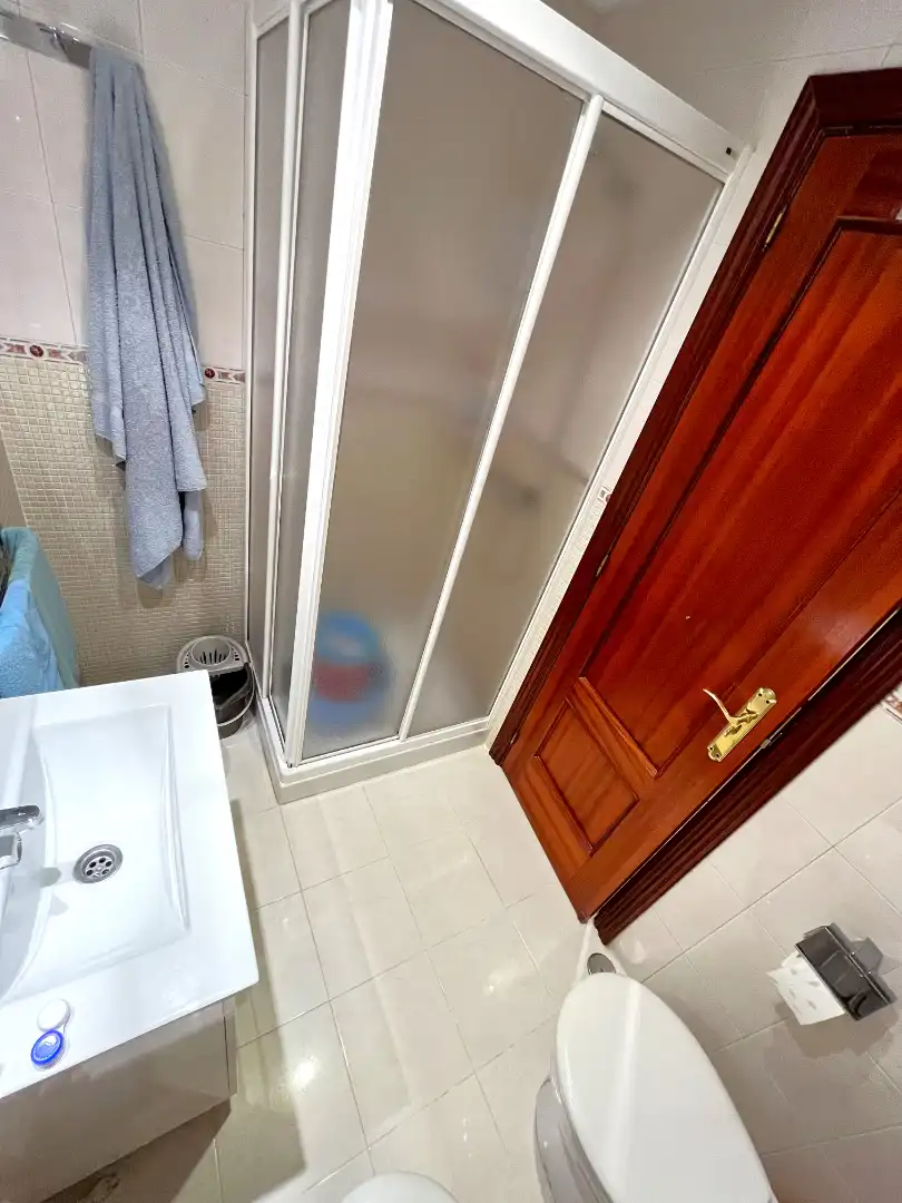 Badezimmer von Wohnung zum Verkauf in Madrid mit Klimaanlage, Heizung und Abstellraum