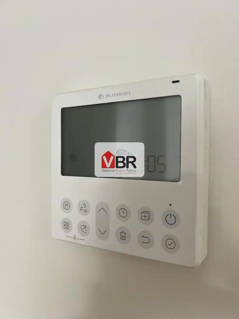 Schlafzimmer von Wohnung zur Miete in Valencia mit Klimaanlage, Heizung und Terrasse