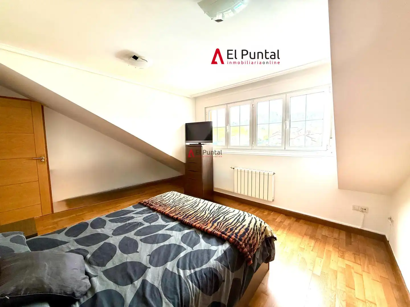 Schlafzimmer von Maisonette zum Verkauf in Piélagos mit Heizung, Parkett und Abstellraum