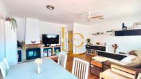 Living room of Flat for sale in Sant Cugat del Vallès  with Air Conditioner, Heating and Parquet flooring