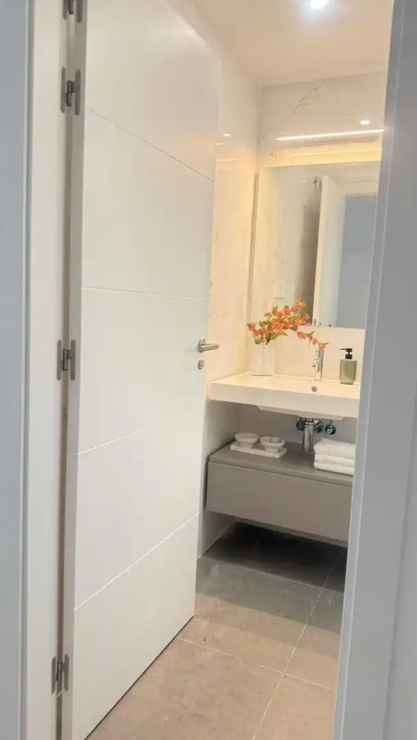 Apartamento con piscina en venta en Martínez Catena, imagen 17