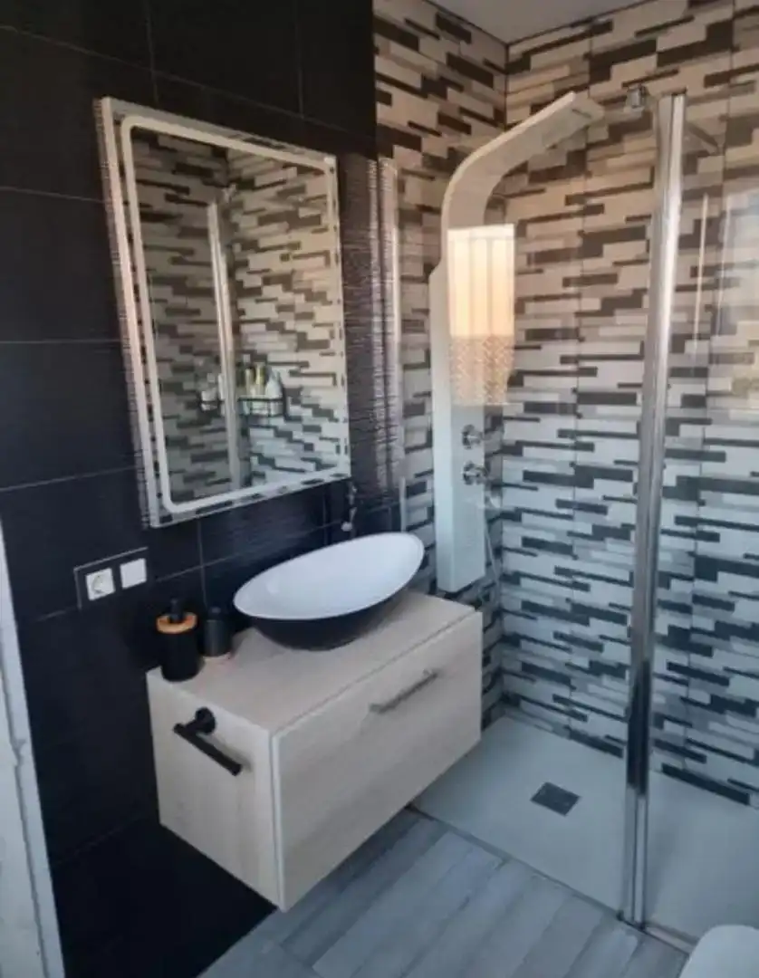 Badezimmer von Wohnung zur Miete in Casariche