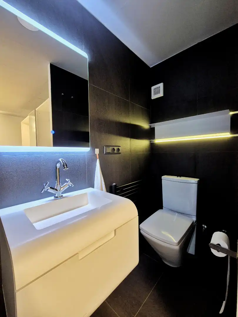 Badezimmer von Wohnung zum Verkauf in Valencia mit Klimaanlage, Heizung und Terrasse