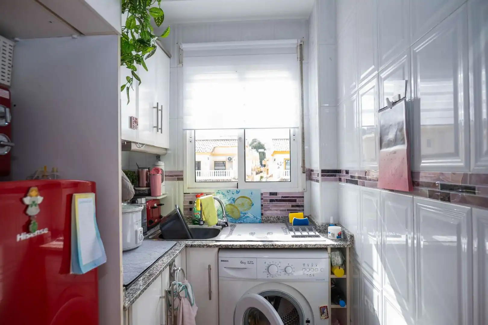 Küche von Einfamilien-Reihenhaus zum Verkauf in Orihuela mit Klimaanlage, Heizung und Terrasse