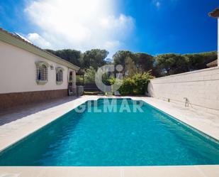 Piscina de Casa adosada en venda en El Puerto de Santa María amb Jardí privat i Piscina