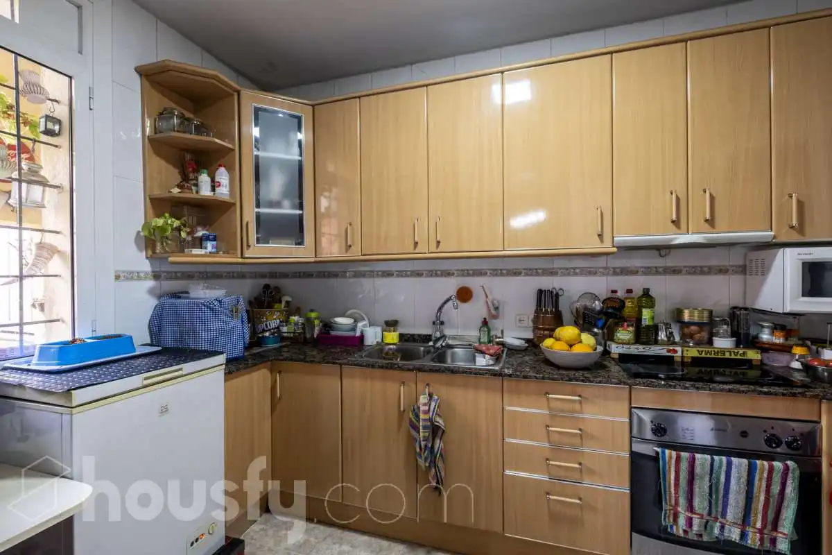 Küche von Haus oder Chalet zum Verkauf in Barcelona mit Klimaanlage, Privatgarten und Terrasse