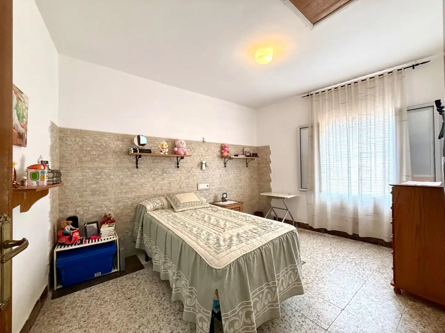 Schlafzimmer von Einfamilien-Reihenhaus zum Verkauf in Boiro mit Möbliert