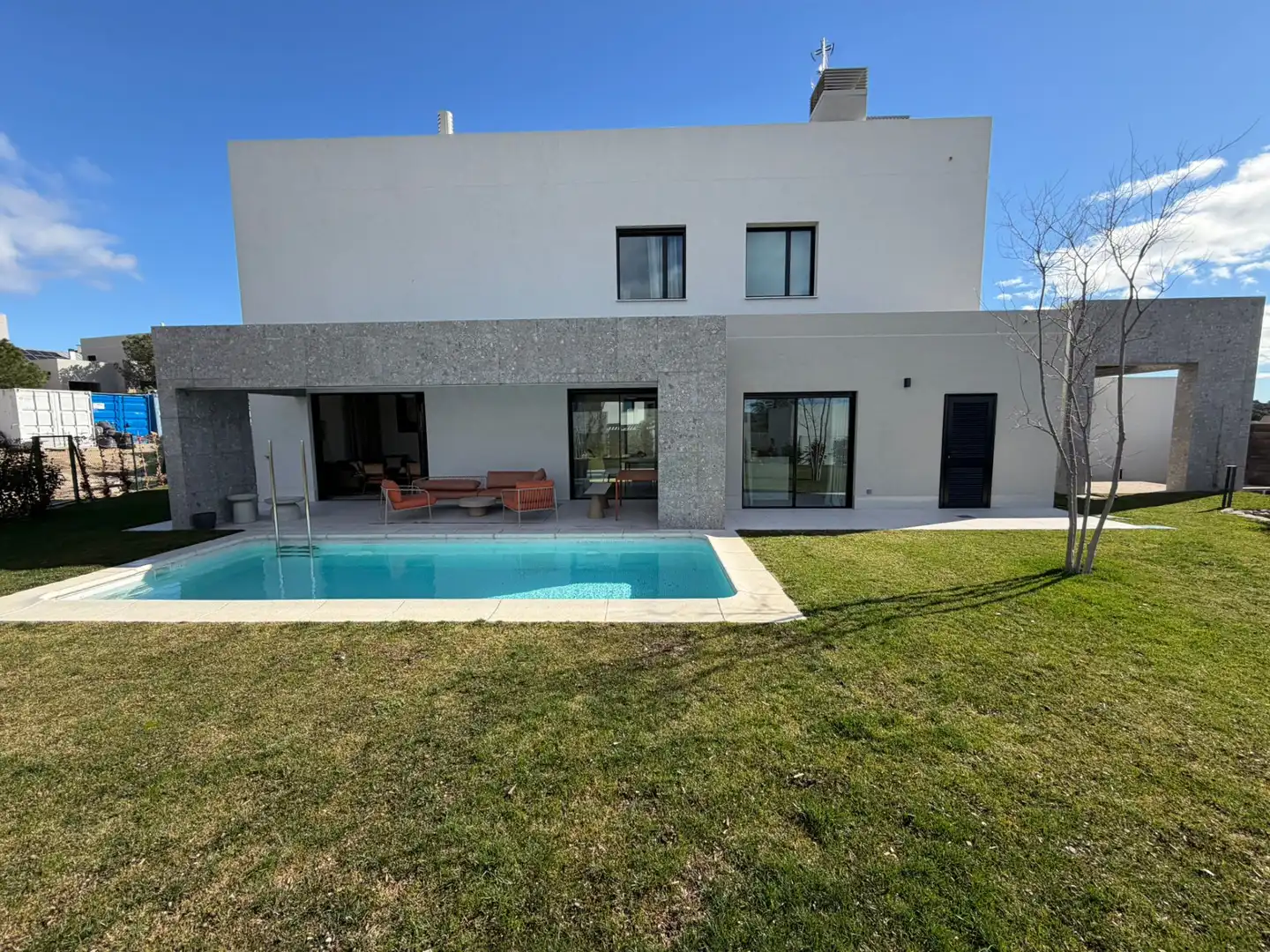 Piscina de Casa adosada en venda en Torrelodones amb Aire condicionat, Calefacció i Jardí privat