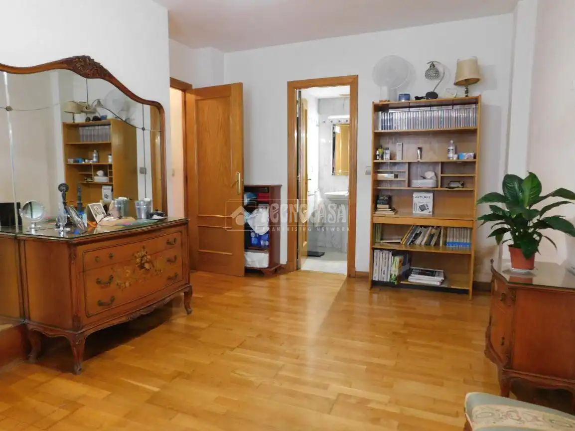 Habitación de Piso en venta en Zaragoza