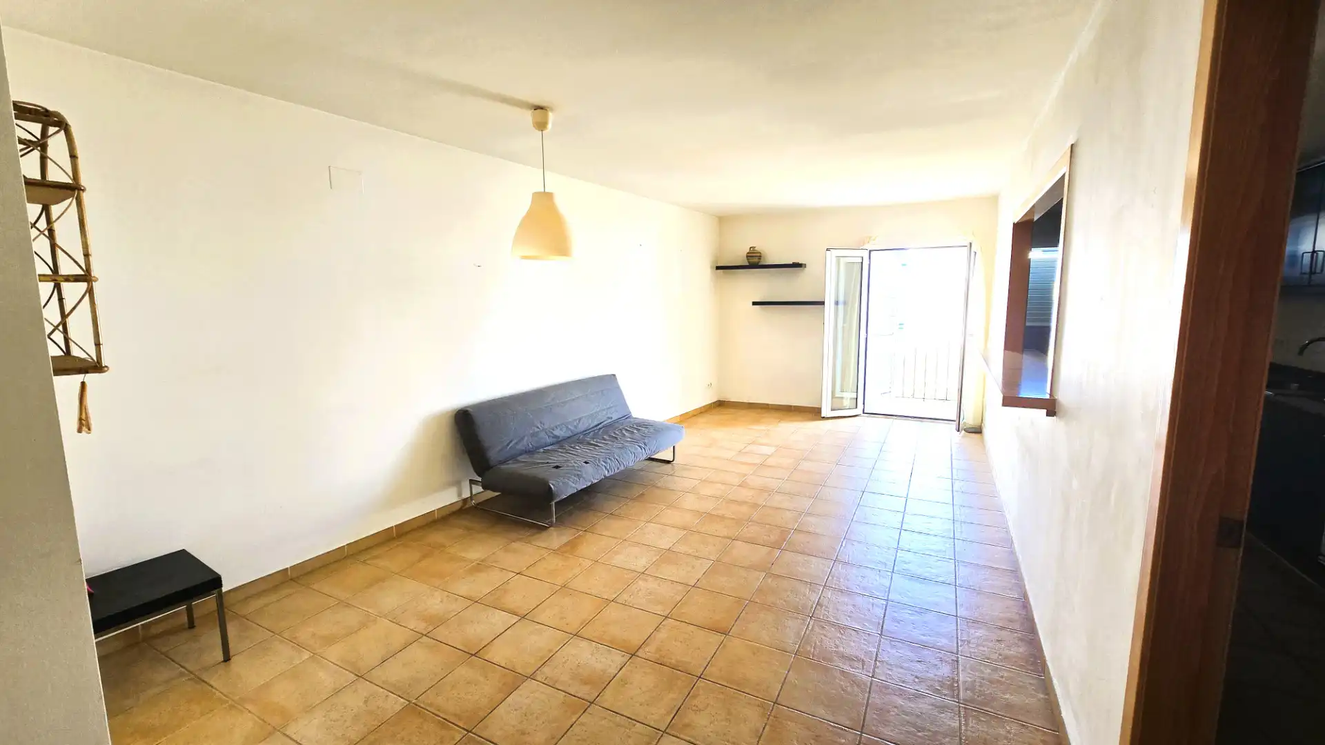 Sala d'estar de Apartament en venda en Cadaqués amb Aire condicionat, Calefacció i Balcó