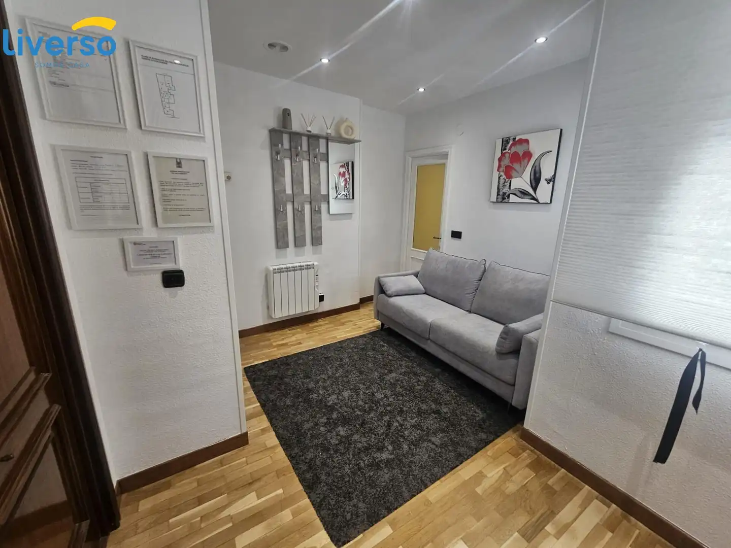 Sala d'estar de Pis de lloguer en Burgos amb Calefacció, Parquet i Moblat