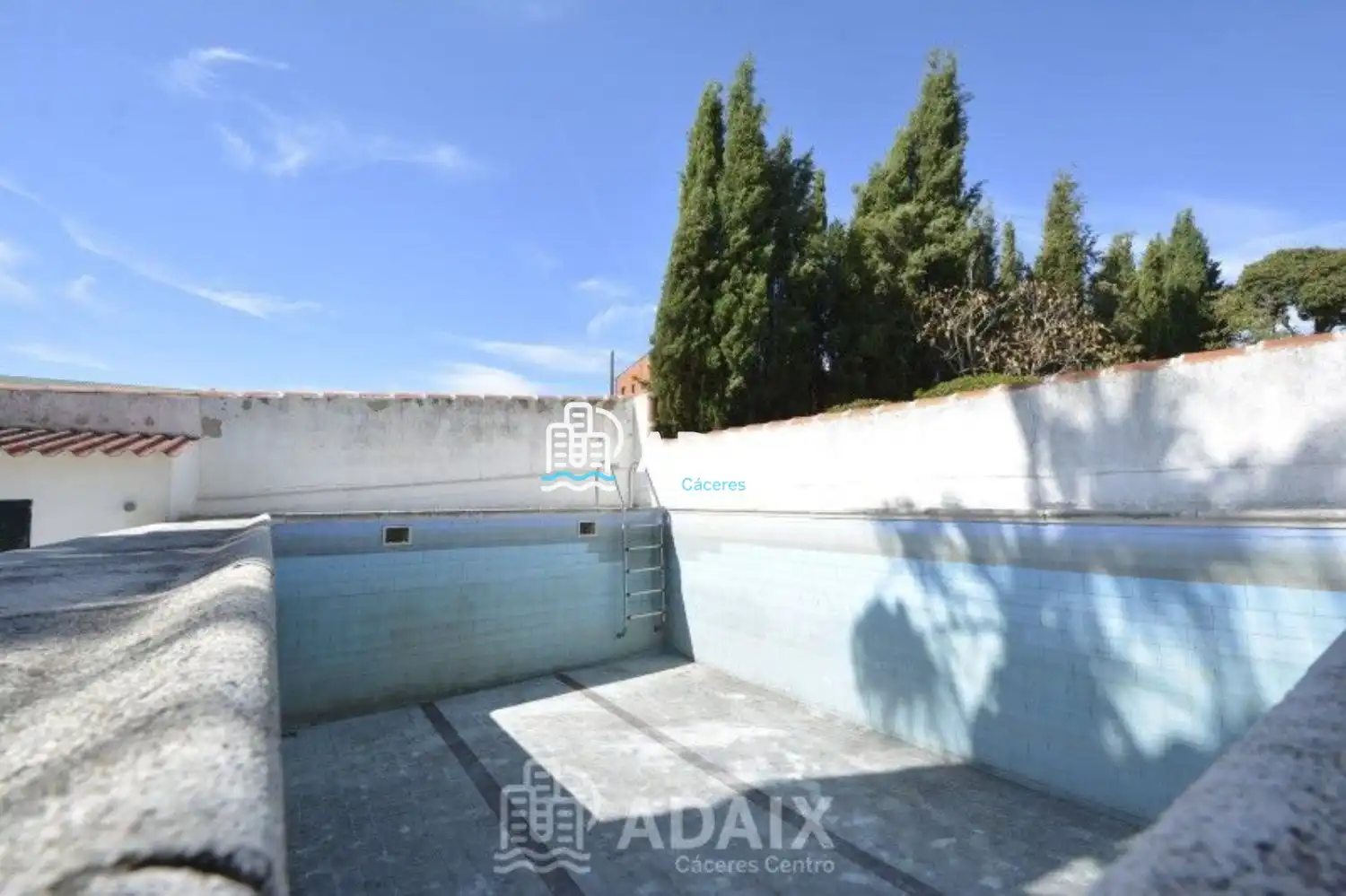 Jardí de Casa o xalet en venda en Cáceres amb Aire condicionat, Terrassa i Traster