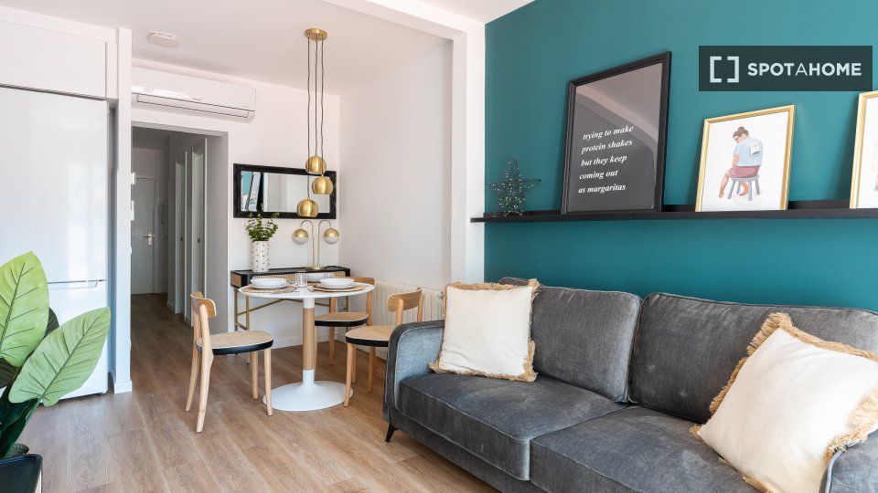 Living room of Flat to rent in  Barcelona Capital  with Air Conditioner, Heating and Furnished