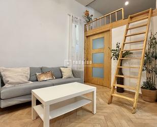 Living room of Flat to rent in  Madrid Capital  with Heating, Terrace and Furnished
