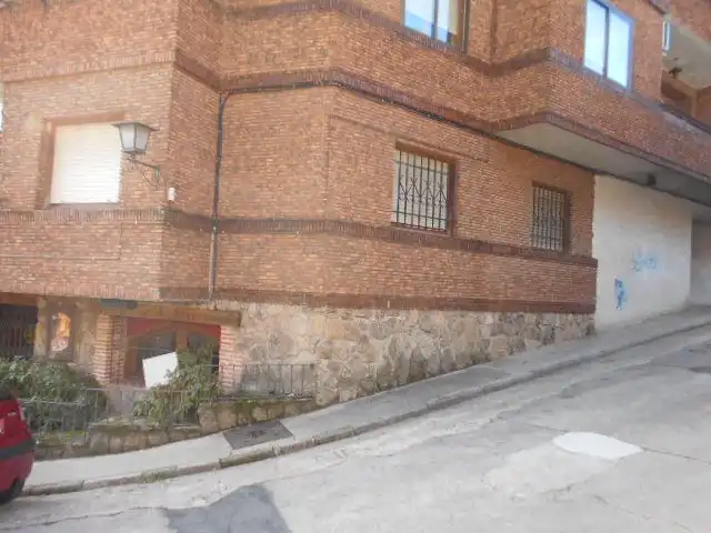 Vista exterior de Local en venda en Arenas de San Pedro amb Aire condicionat