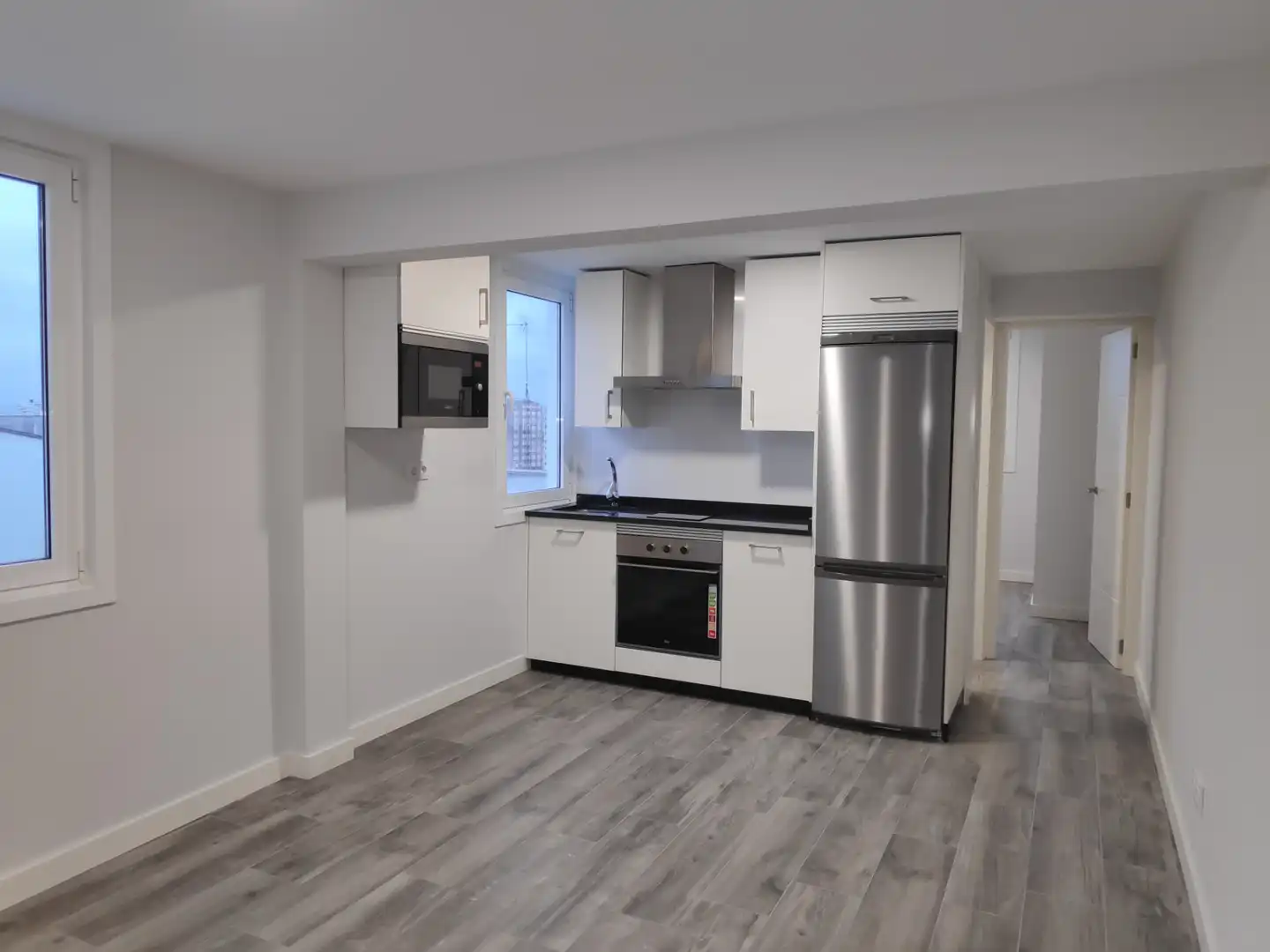 Apartamento de alquiler en A Coruña Capital  con Calefacción, Parquet y Horno