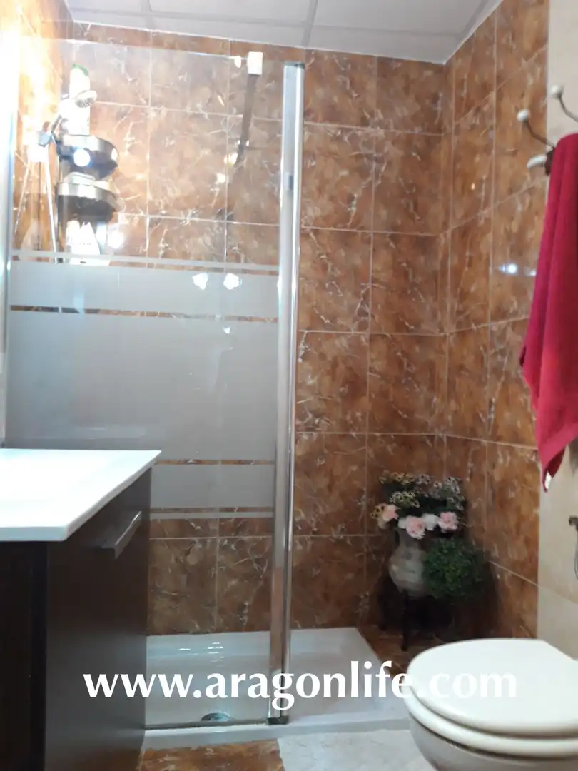 Baño de Casa o chalet en venta en Caspe con Aire acondicionado, Parquet y Amueblado
