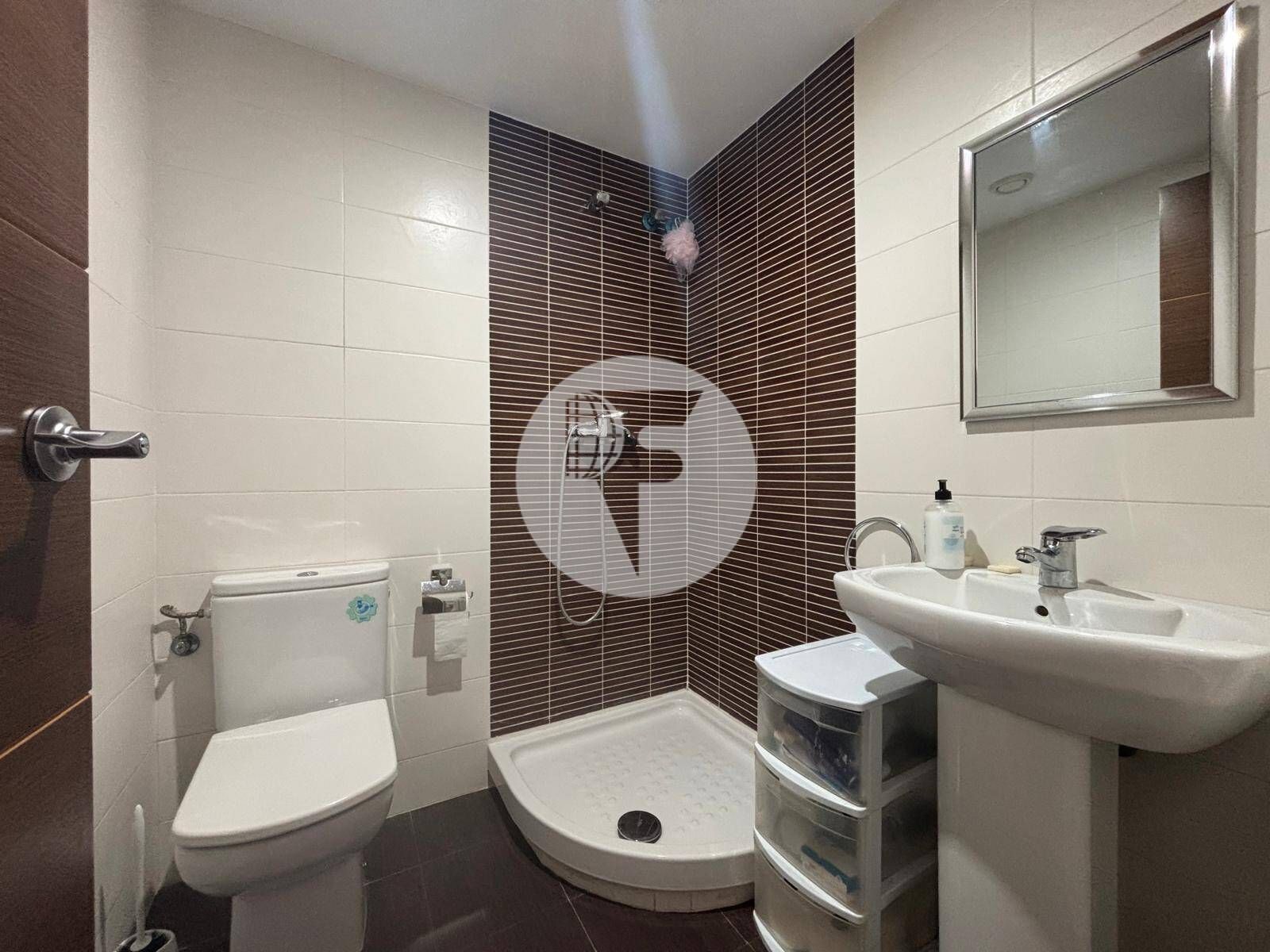 Bany de Dúplex en venda en Santa Eulàlia de Ronçana amb Aire condicionat, Calefacció i Terrassa