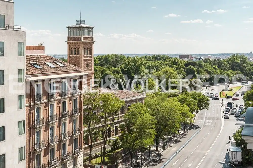 Vista exterior de Piso de alquiler en Madrid con Aire acondicionado, Calefacción y Parquet