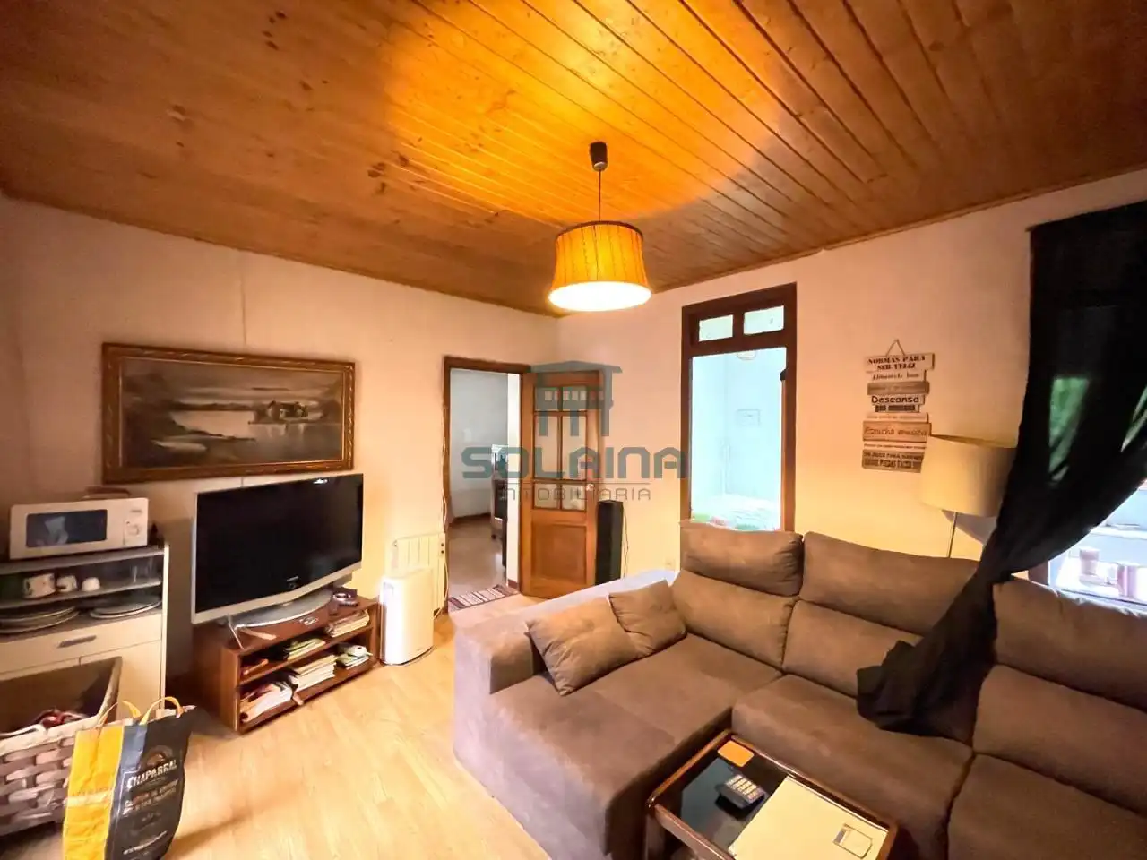 Sala de estar de Finca rústica en venta en O Carballiño   con Calefacción y Jardín privado