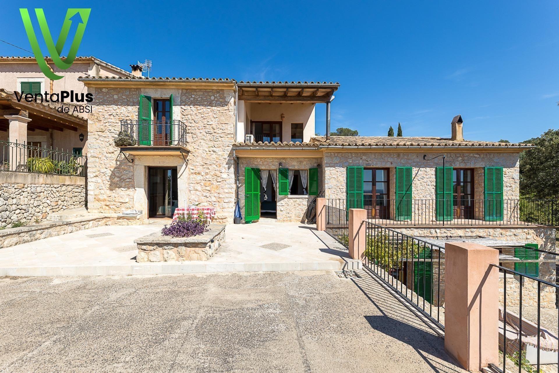 Vista exterior de Casa o xalet en venda en Binissalem amb Aire condicionat, Calefacció i Jardí privat