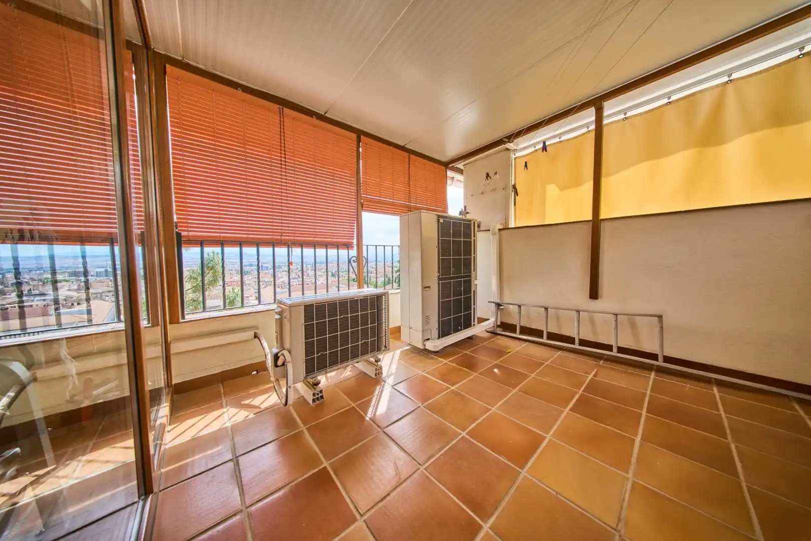 Terraza de Casa o chalet en venta en Granada con Aire acondicionado, Calefacción y Jardín privado