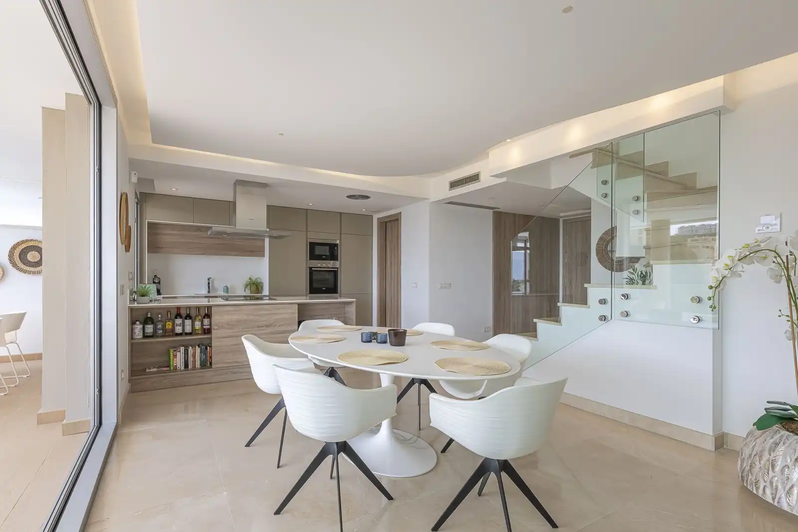 Comedor de Dúplex en venta en Benahavís con Aire acondicionado, Terraza y Trastero