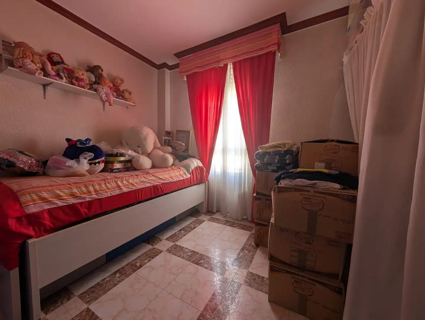Habitación de Casa adosada en venta en Aljaraque con Aire acondicionado y Piscina comunitaria