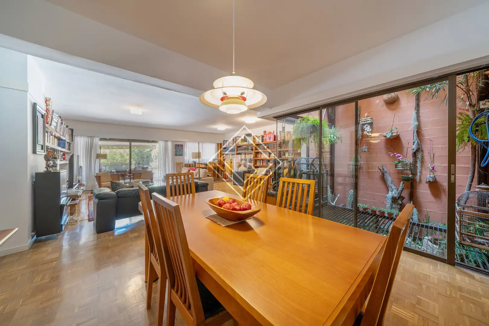 Comedor de Casa adosada en venta en Madrid con Aire acondicionado, Calefacción y Jardín privado