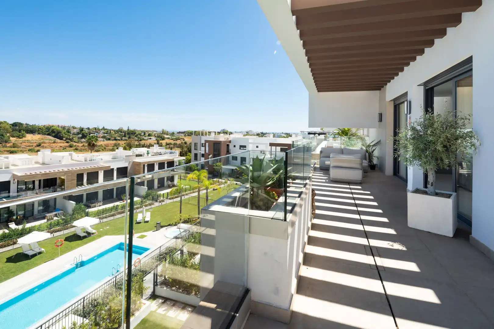 Penthouse with balcony for sale in Estepona Pueblo, imagen 6