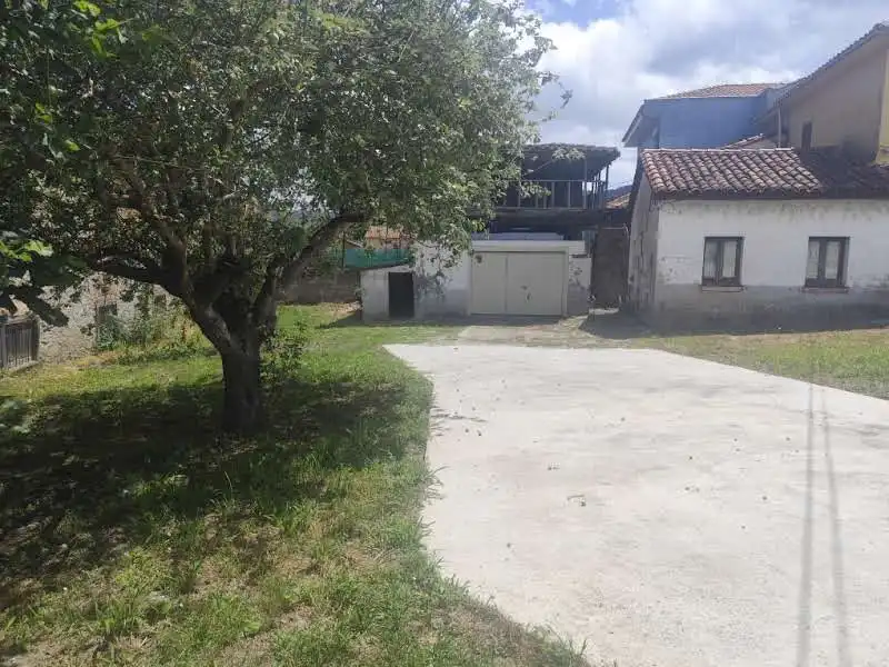 Casa o xalet en venda en Pravia amb Calefacció, Moblat i Forn