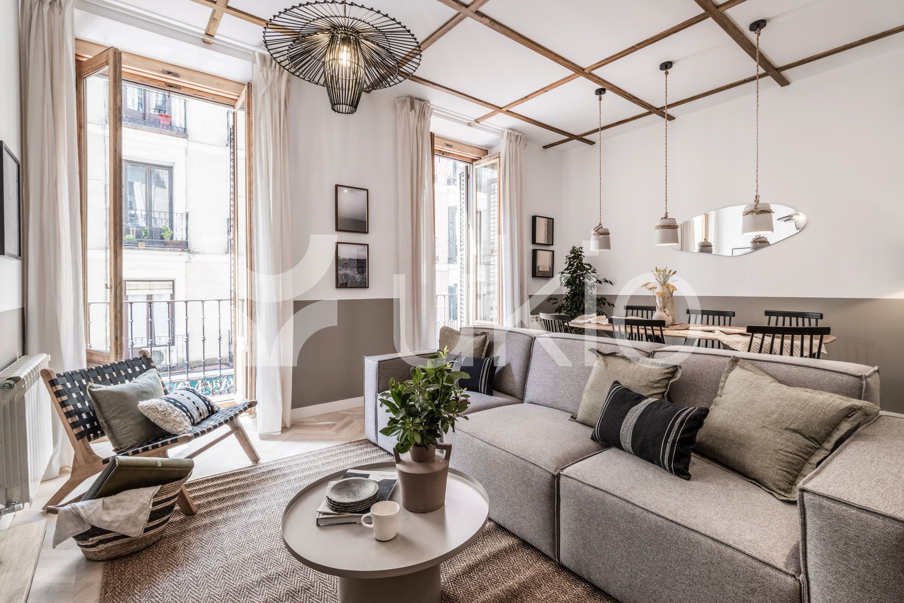 Sala de estar de Apartamento de alquiler en  Madrid Capital con Aire acondicionado, Calefacción y Amueblado