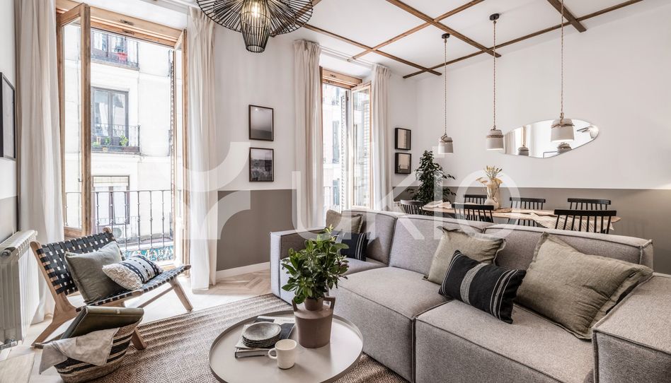 Apartamento de alquiler en Calle de San Andrés, Universidad - Malasaña