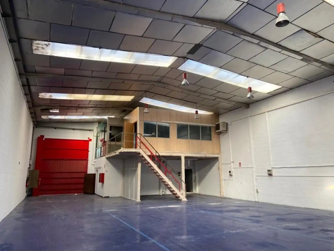 Nave industrial de alquiler en Sant Fost de Campsentelles