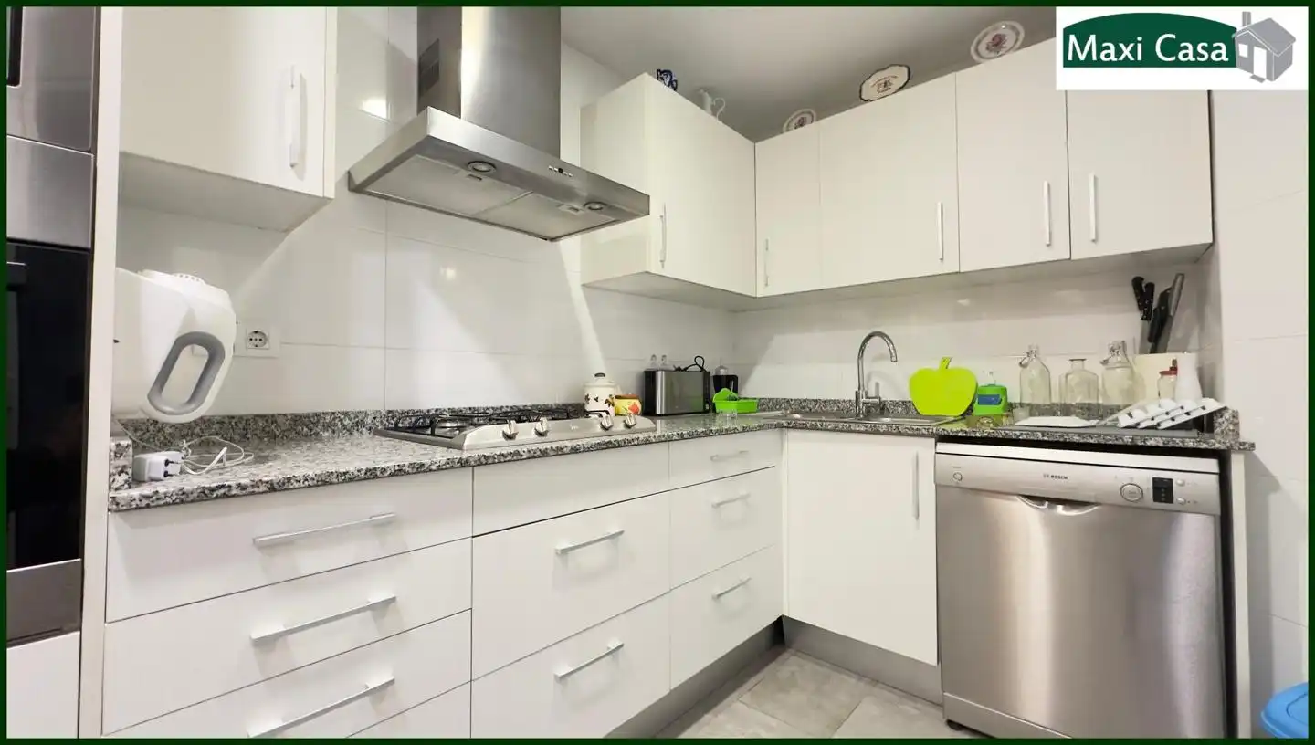 Kitchen of Flat for sale in Barcelona  with Heating, Parquet flooring and Terrace
