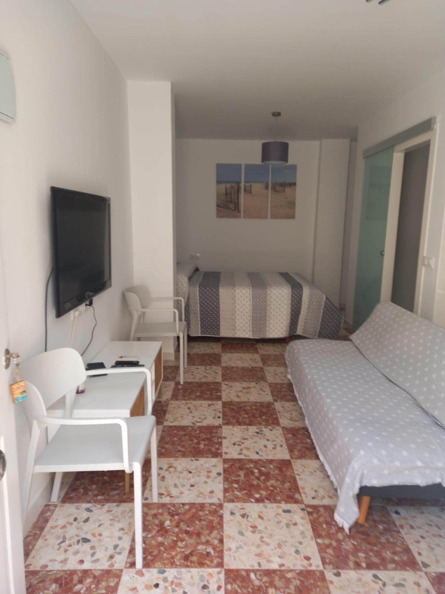 Habitación de Local en venta en Barbate
