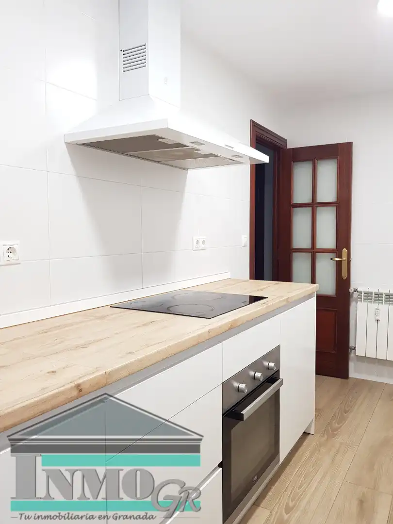 Kitchen of Flat for share in Granada  with Heating, Furnished and Balcony