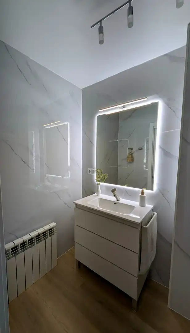 Bathroom of Flat for rent in Armilla  with Air Conditioner, Heating and Parquet flooring