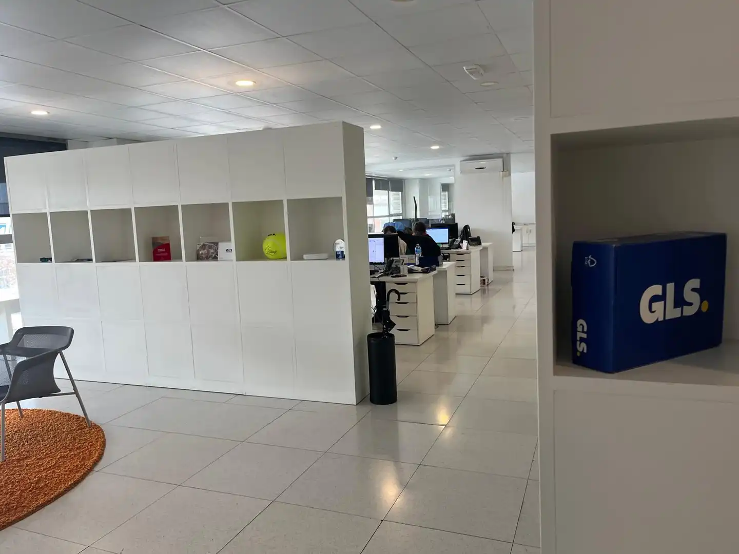 Nave industrial de alquiler en Cornellà de Llobregat con Calefacción y Alarma
