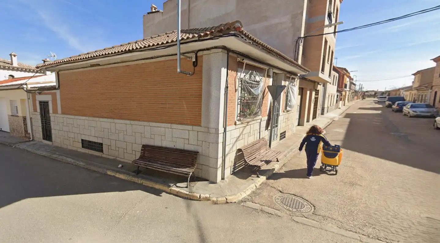 Vista exterior de Casa o xalet en venda en San Martín de Montalbán