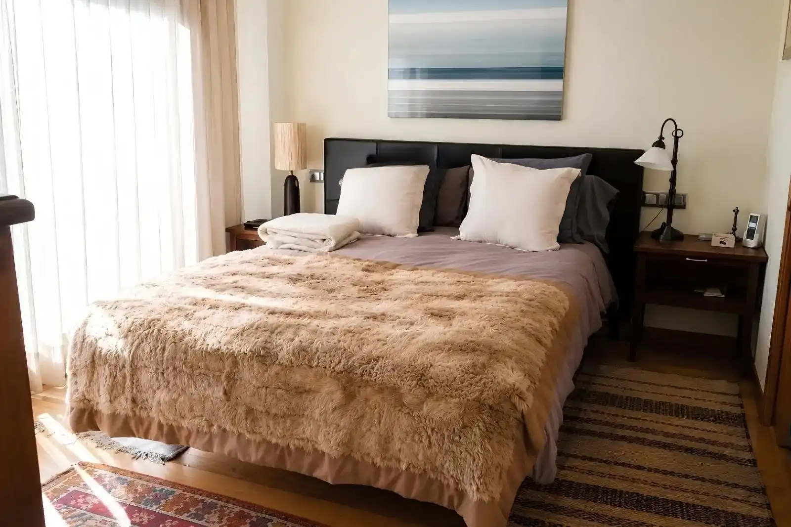 Schlafzimmer von Dachboden zur Miete in Madrid mit Klimaanlage, Heizung und Terrasse