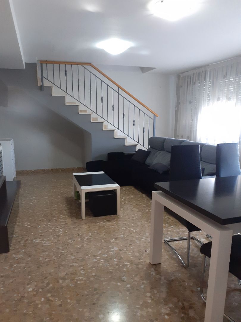 Sala de estar de Dúplex de alquiler en Castellón de la Plana / Castelló de la Plana con Terraza, Trastero y Amueblado