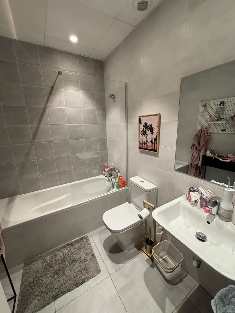 Badezimmer von Wohnungen zur Miete in Valencia mit Klimaanlage, Heizung und Möbliert