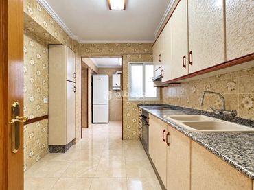 Flat with balcony for sale in Quatre Carreres