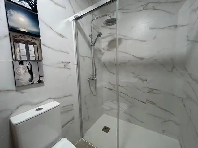Baño de Apartamento de alquiler en Santiago de Compostela  con Terraza, Amueblado y Horno