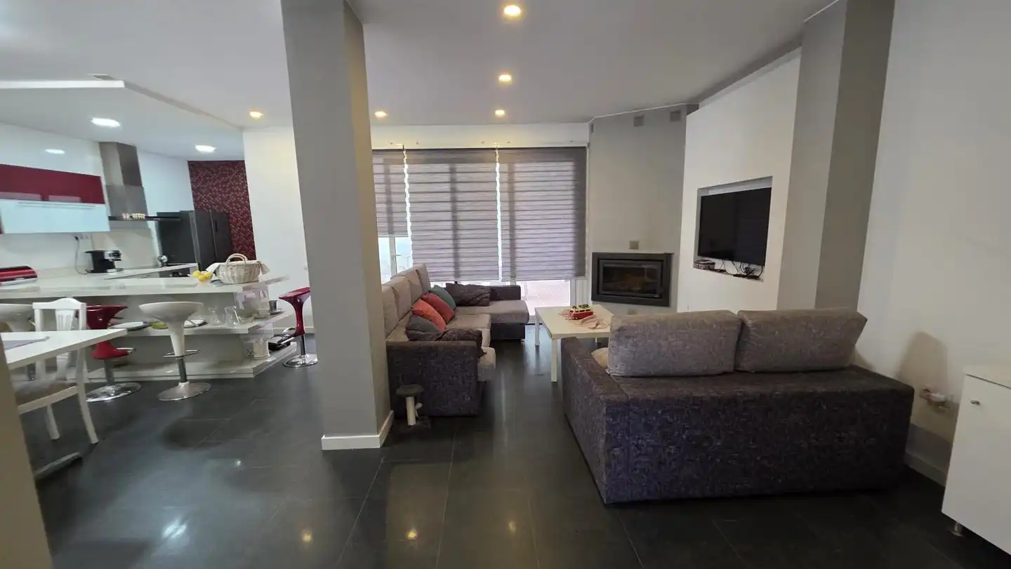 Living room of Ground floor for share in Terrassa  with Air Conditioner, Heating and Terrace