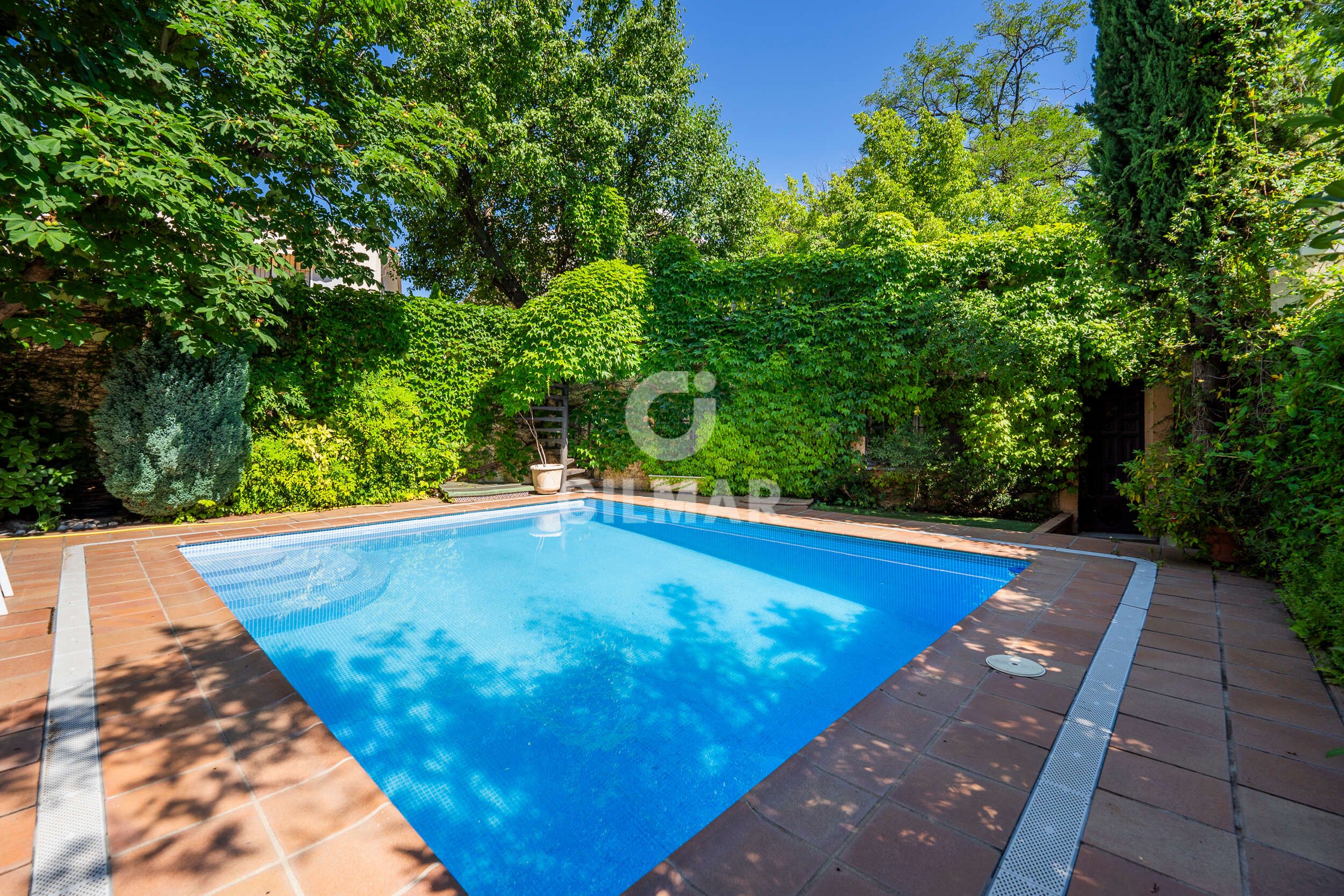 Piscina de Casa o xalet en venda en  Madrid Capital amb Piscina