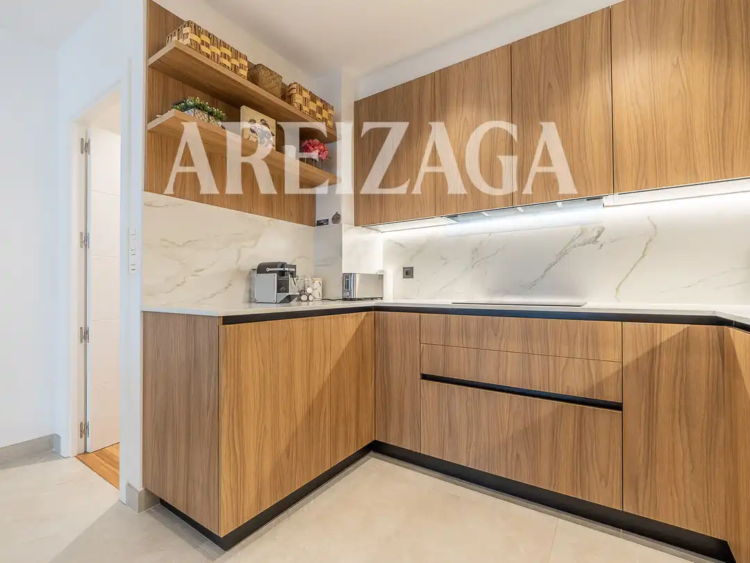Cocina de Piso en venta en Donostia - San Sebastián  con Calefacción y Balcón
